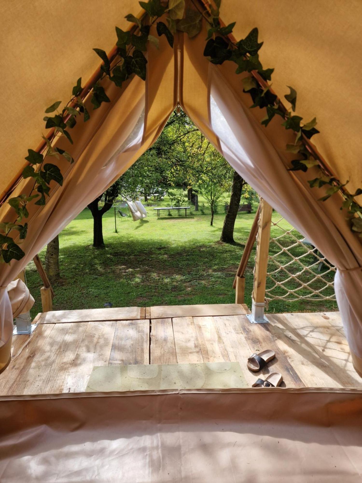 Lodge Tente Les Pommiers Glamping O Rendez-Vous En Demi-Pension Roquefeuil Екстер'єр фото