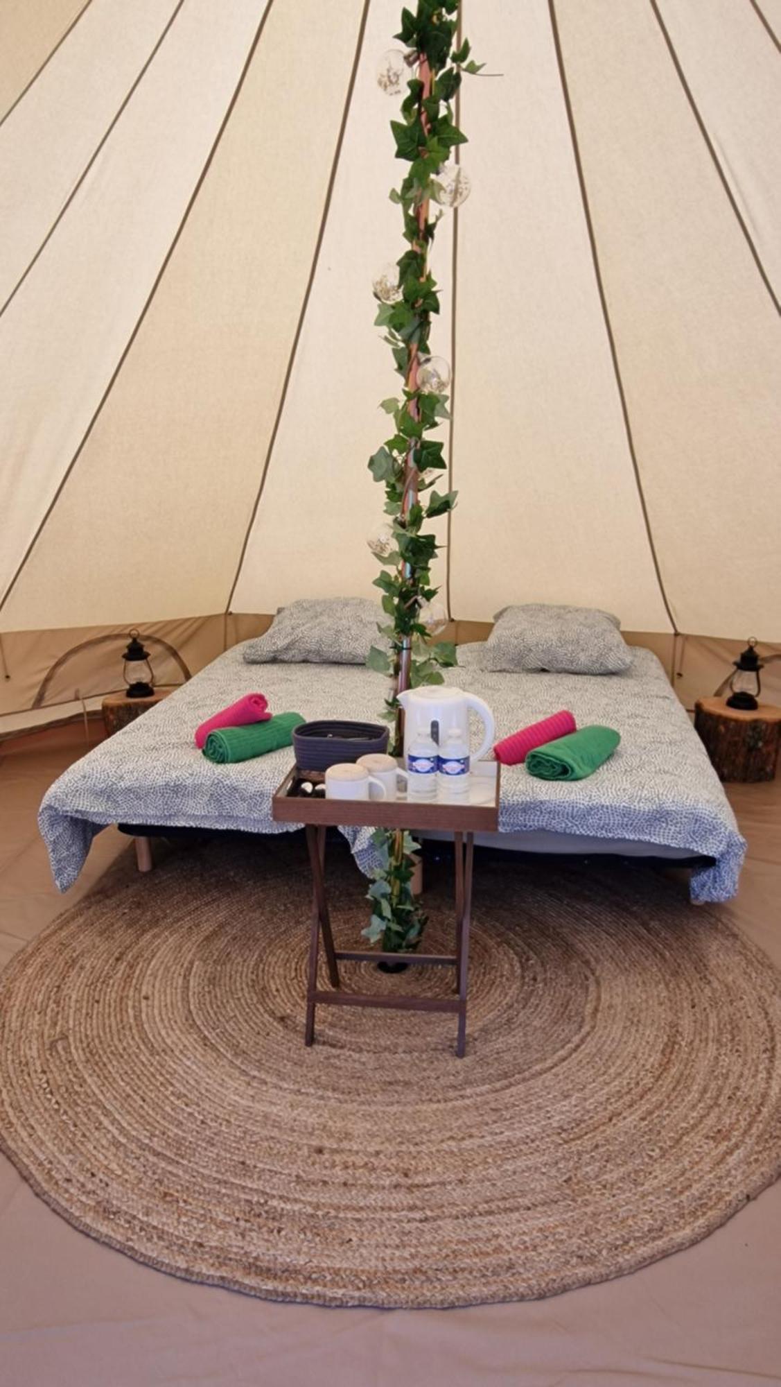 Lodge Tente Les Pommiers Glamping O Rendez-Vous En Demi-Pension Roquefeuil Екстер'єр фото